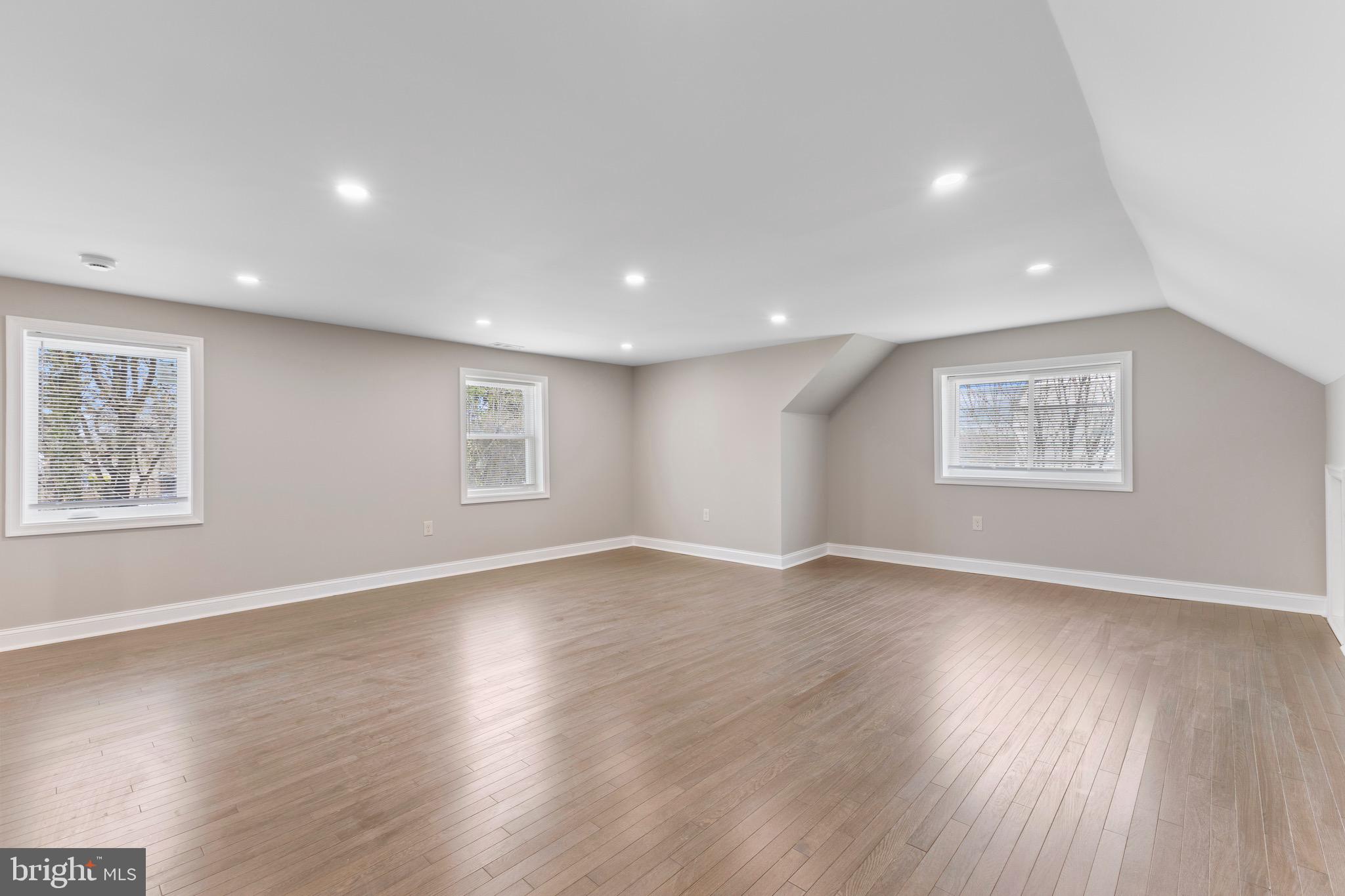 3213 GREENCASTLE ROAD