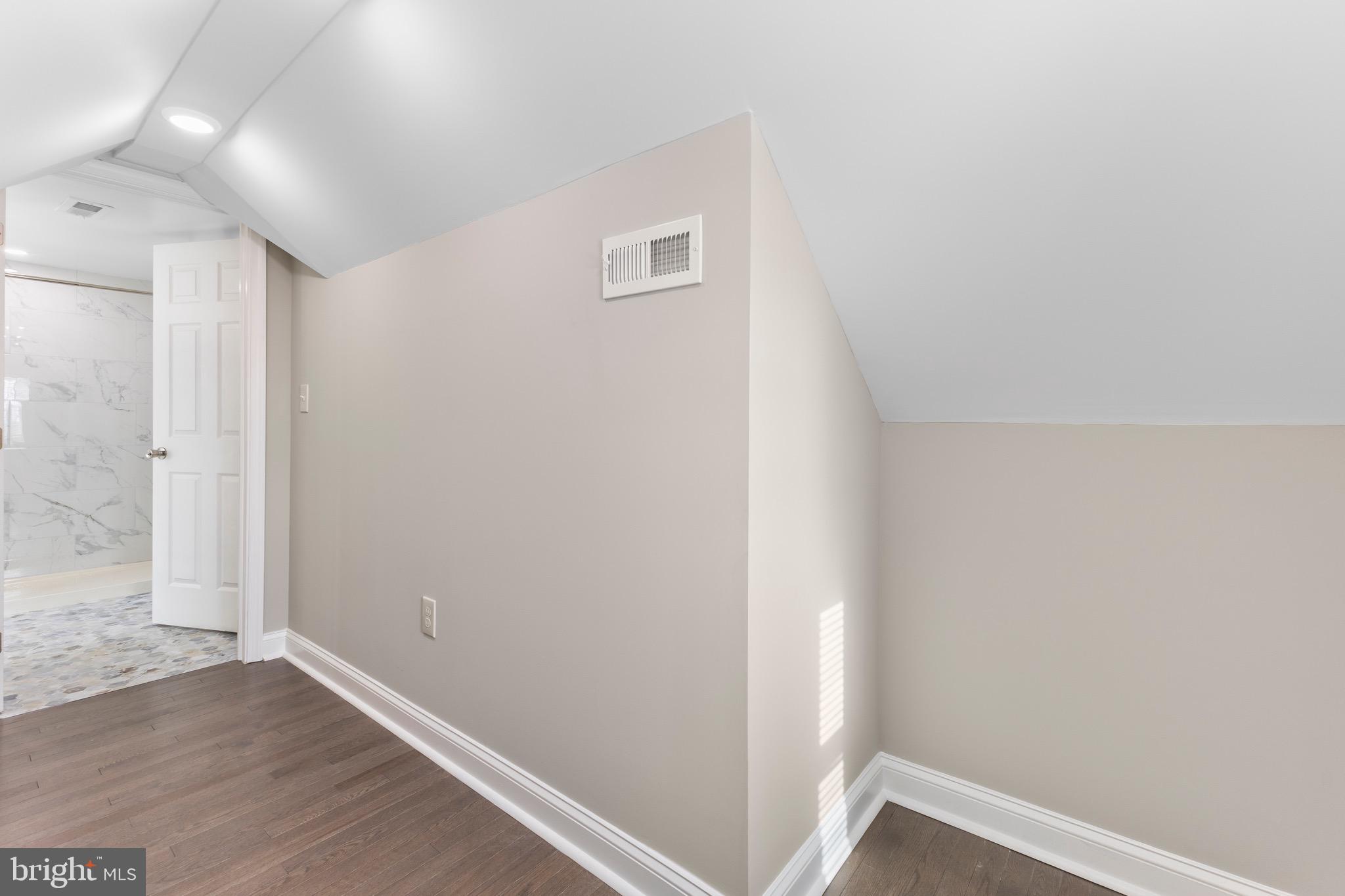3213 GREENCASTLE ROAD