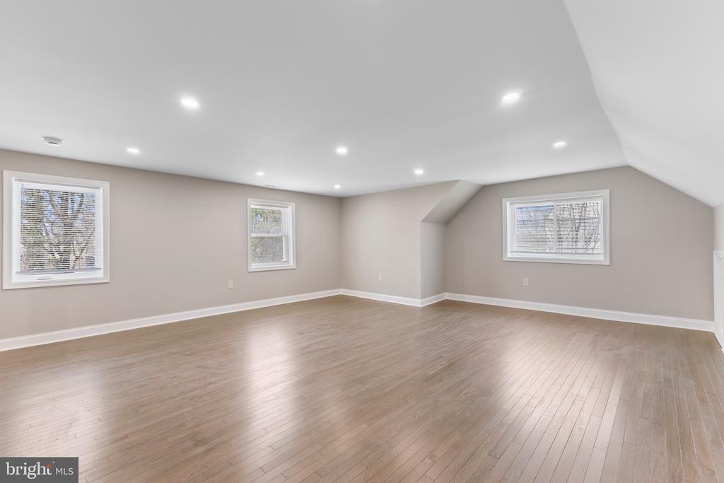 3213 GREENCASTLE ROAD