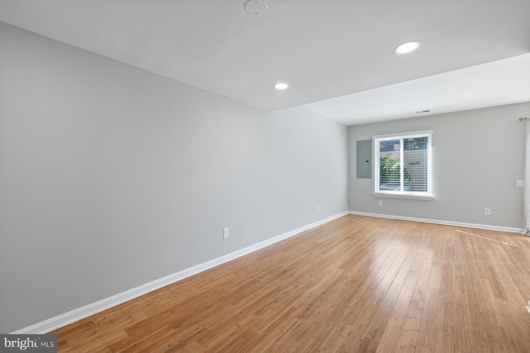 19422 THOMAS FARM ROAD