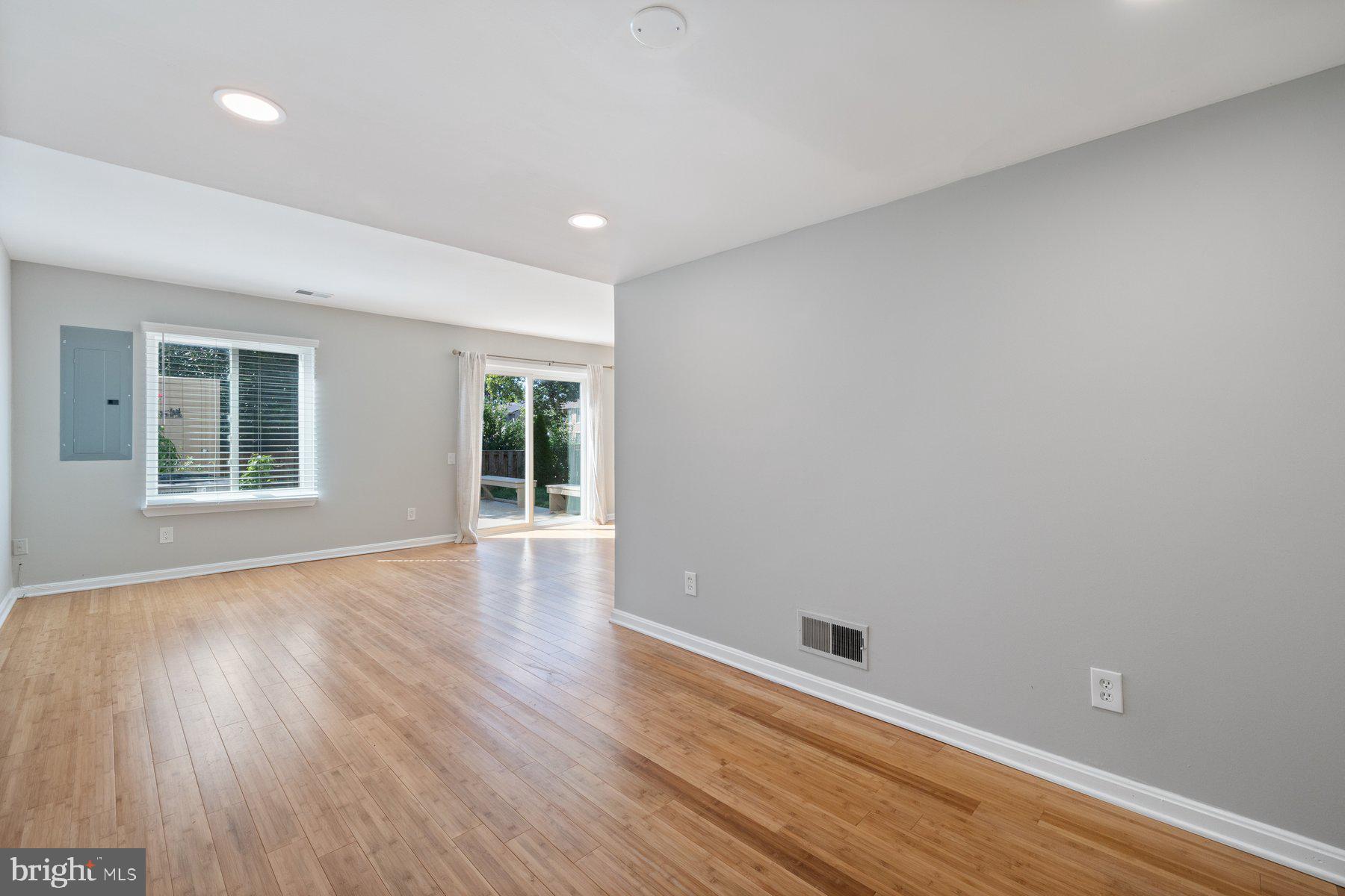 19422 THOMAS FARM ROAD