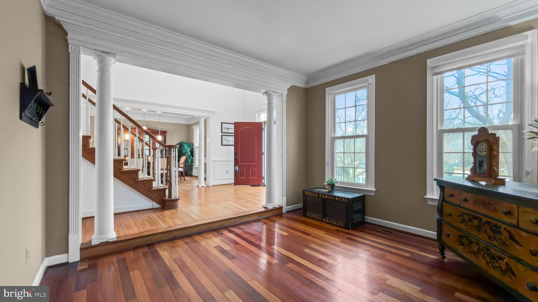 2 LITTLEBROOKE COURT