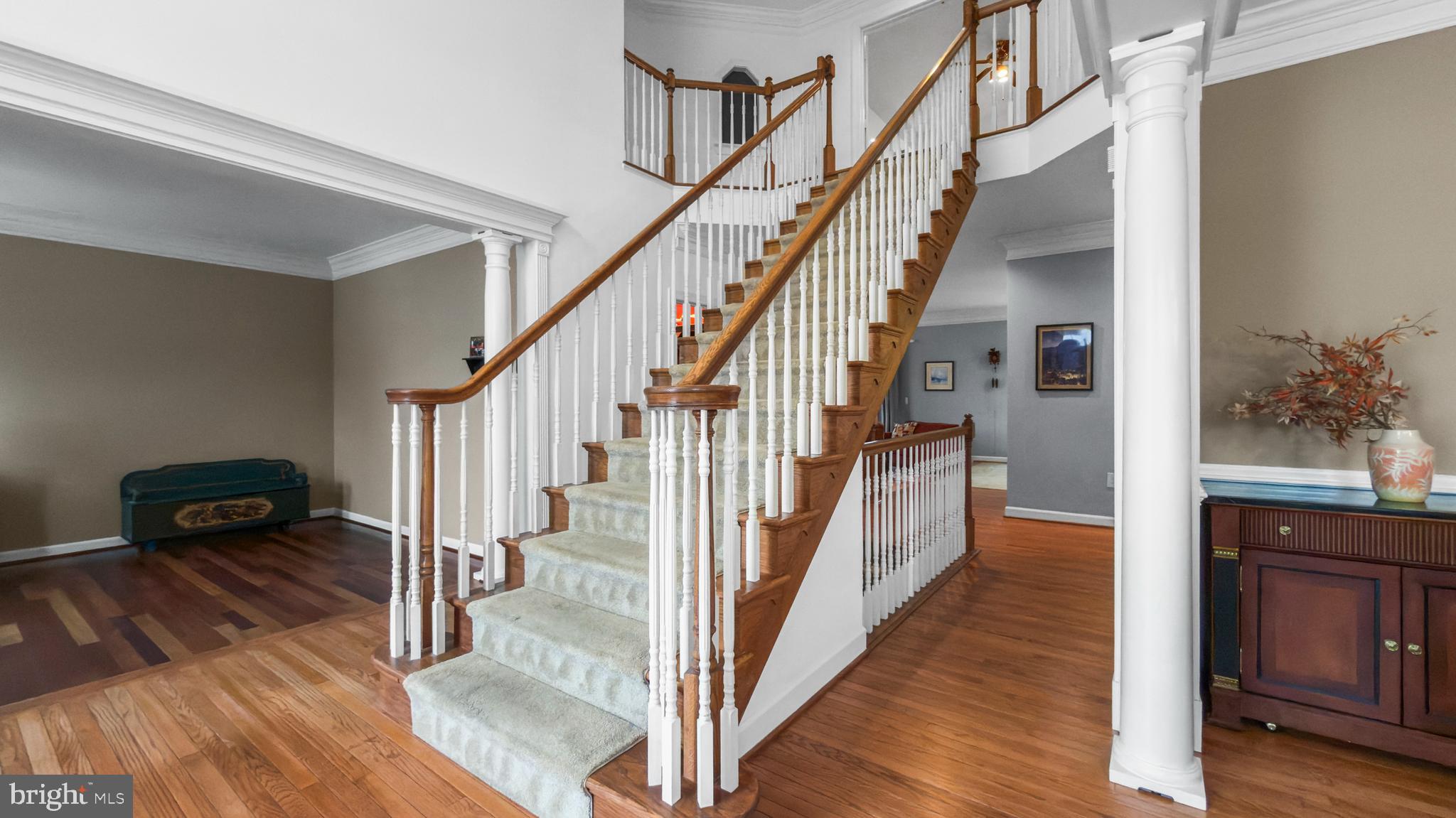 2 LITTLEBROOKE COURT