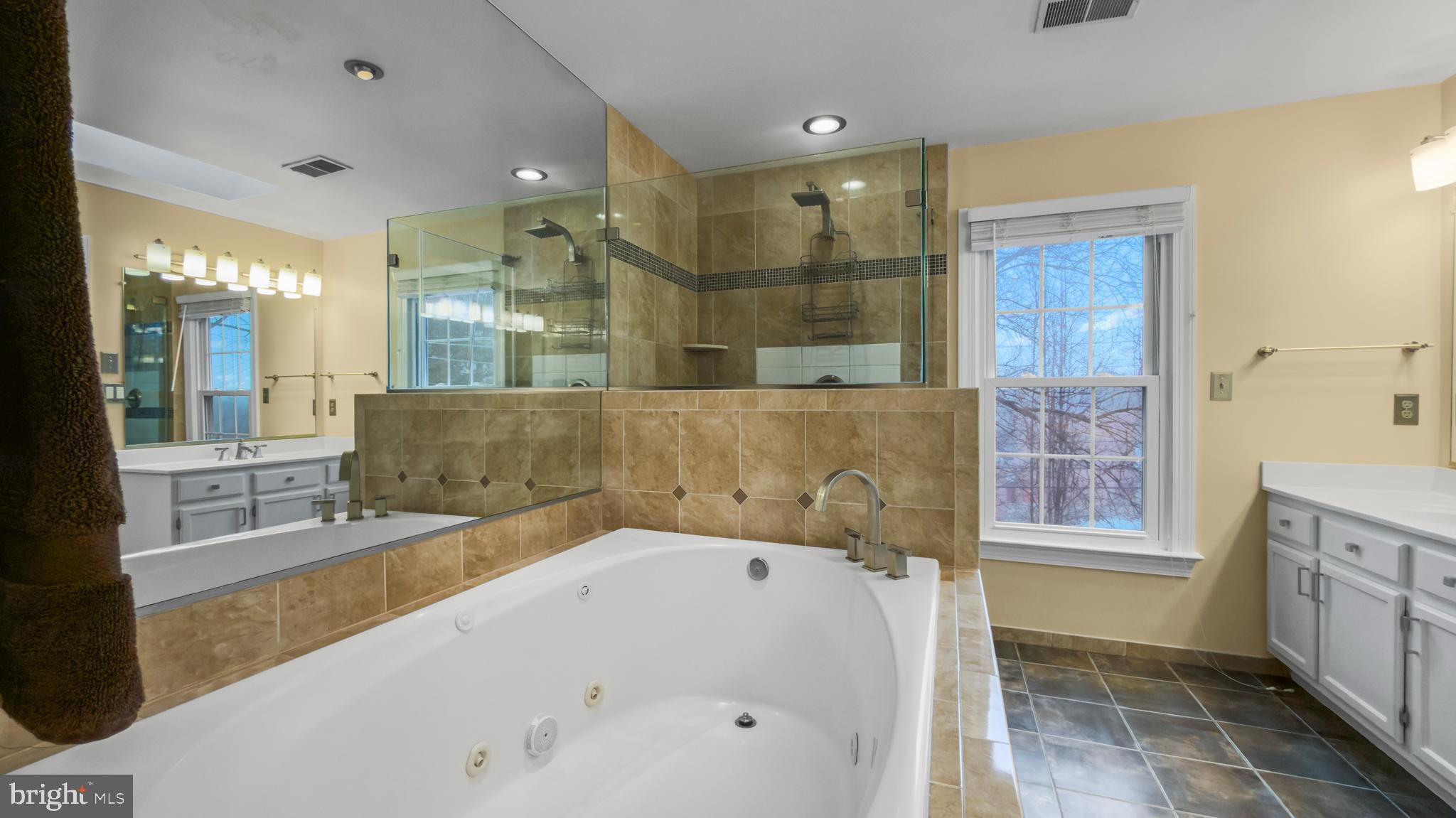 2 LITTLEBROOKE COURT