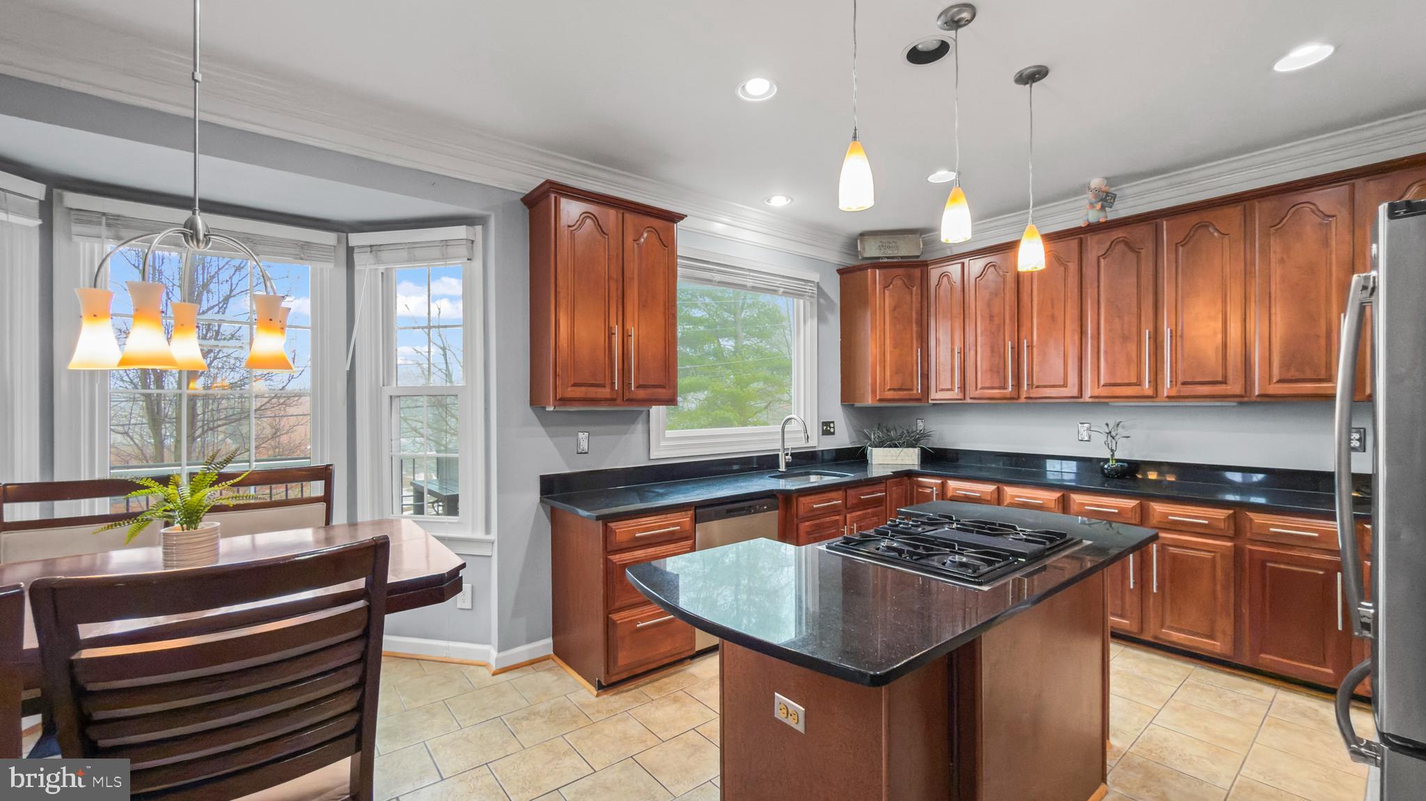 2 LITTLEBROOKE COURT