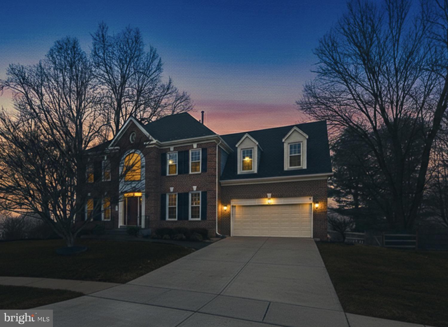 2 LITTLEBROOKE COURT