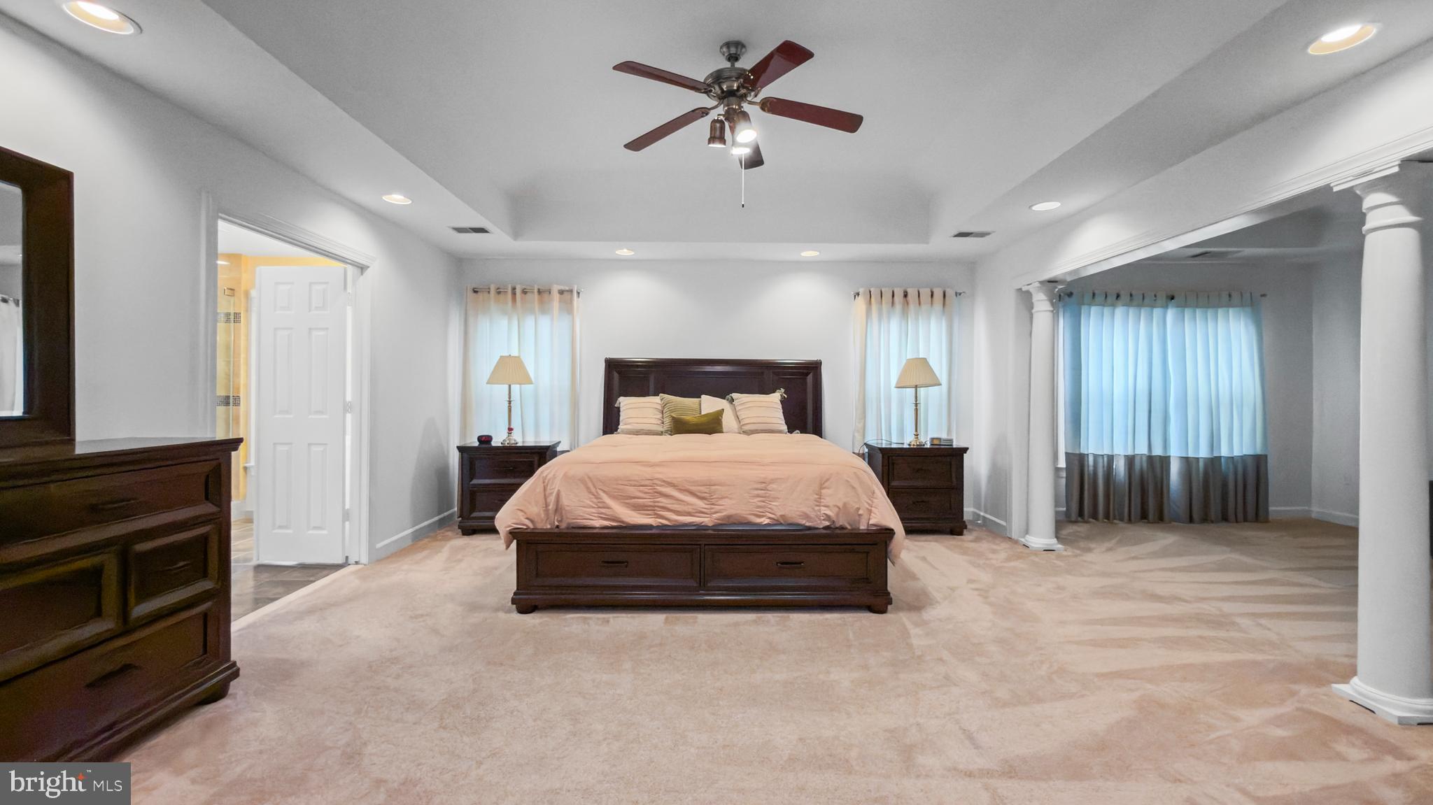 2 LITTLEBROOKE COURT