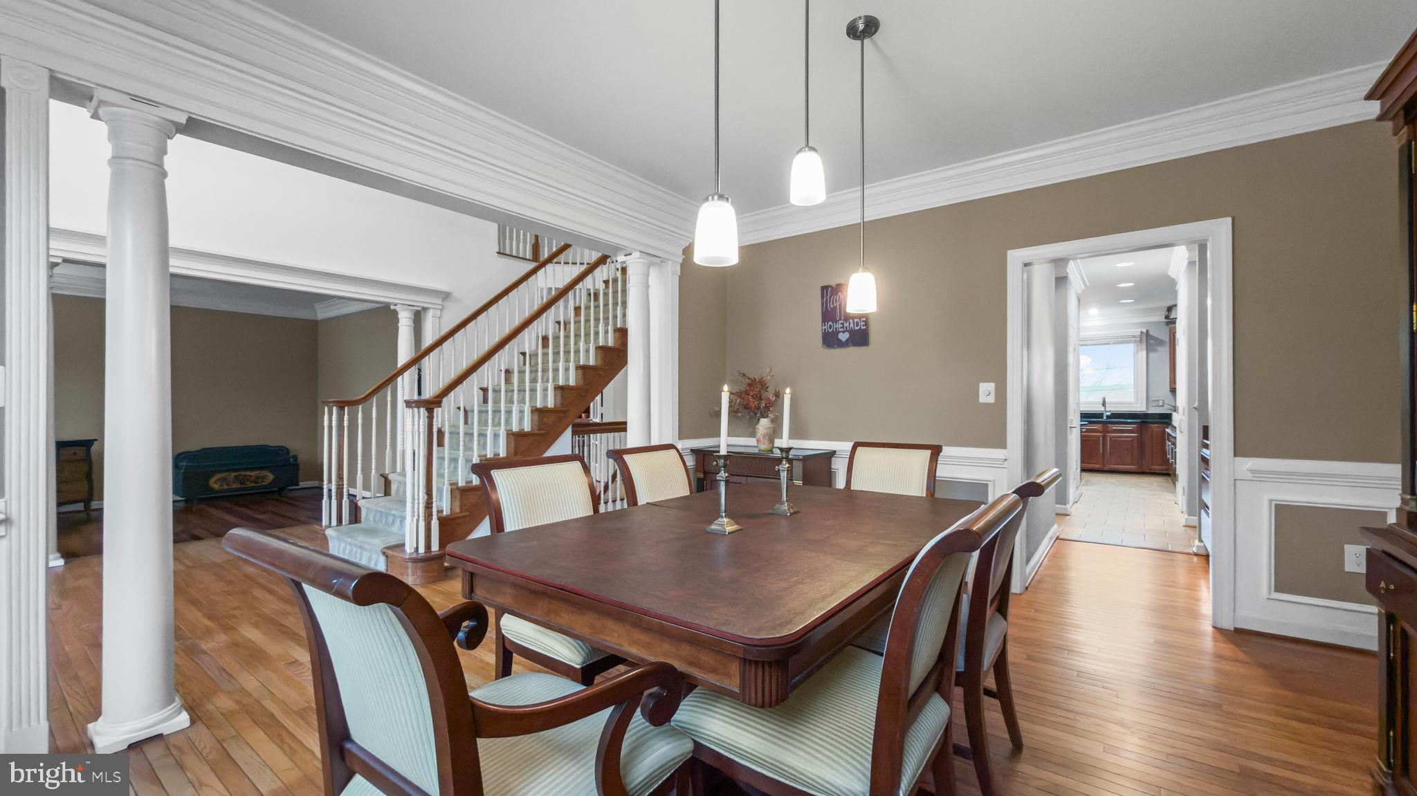 2 LITTLEBROOKE COURT