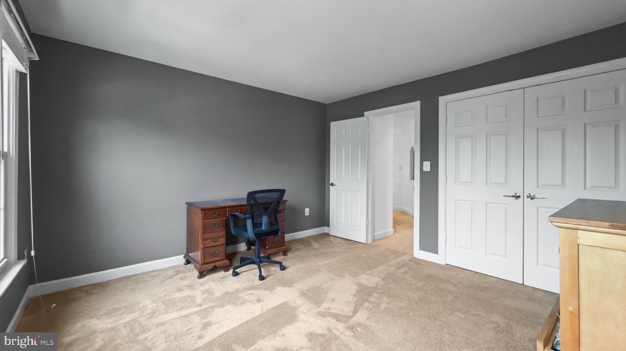 2 LITTLEBROOKE COURT