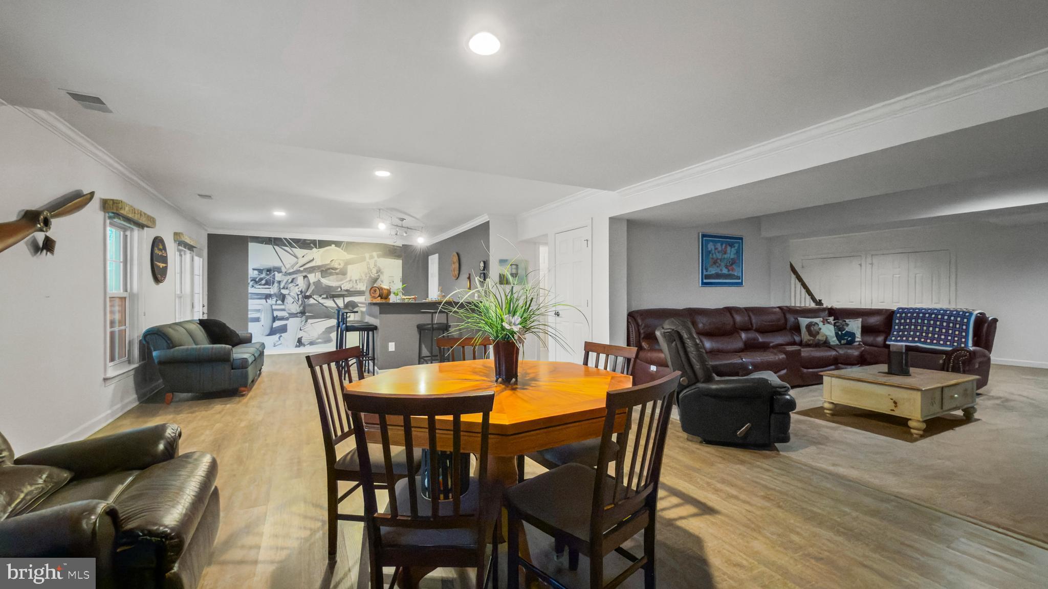 2 LITTLEBROOKE COURT