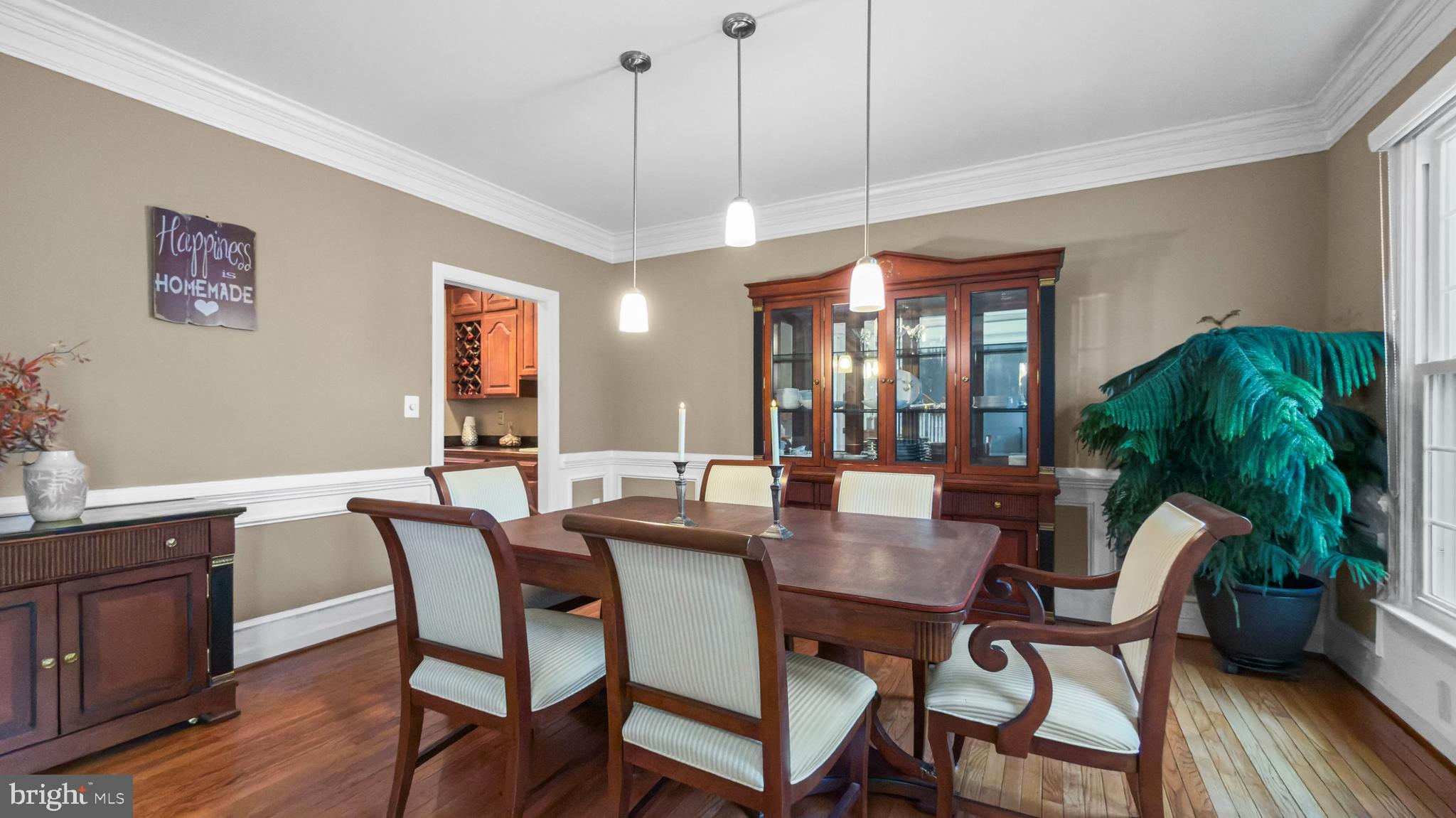 2 LITTLEBROOKE COURT