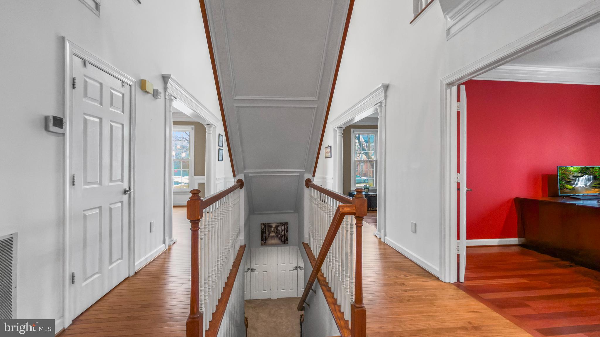 2 LITTLEBROOKE COURT