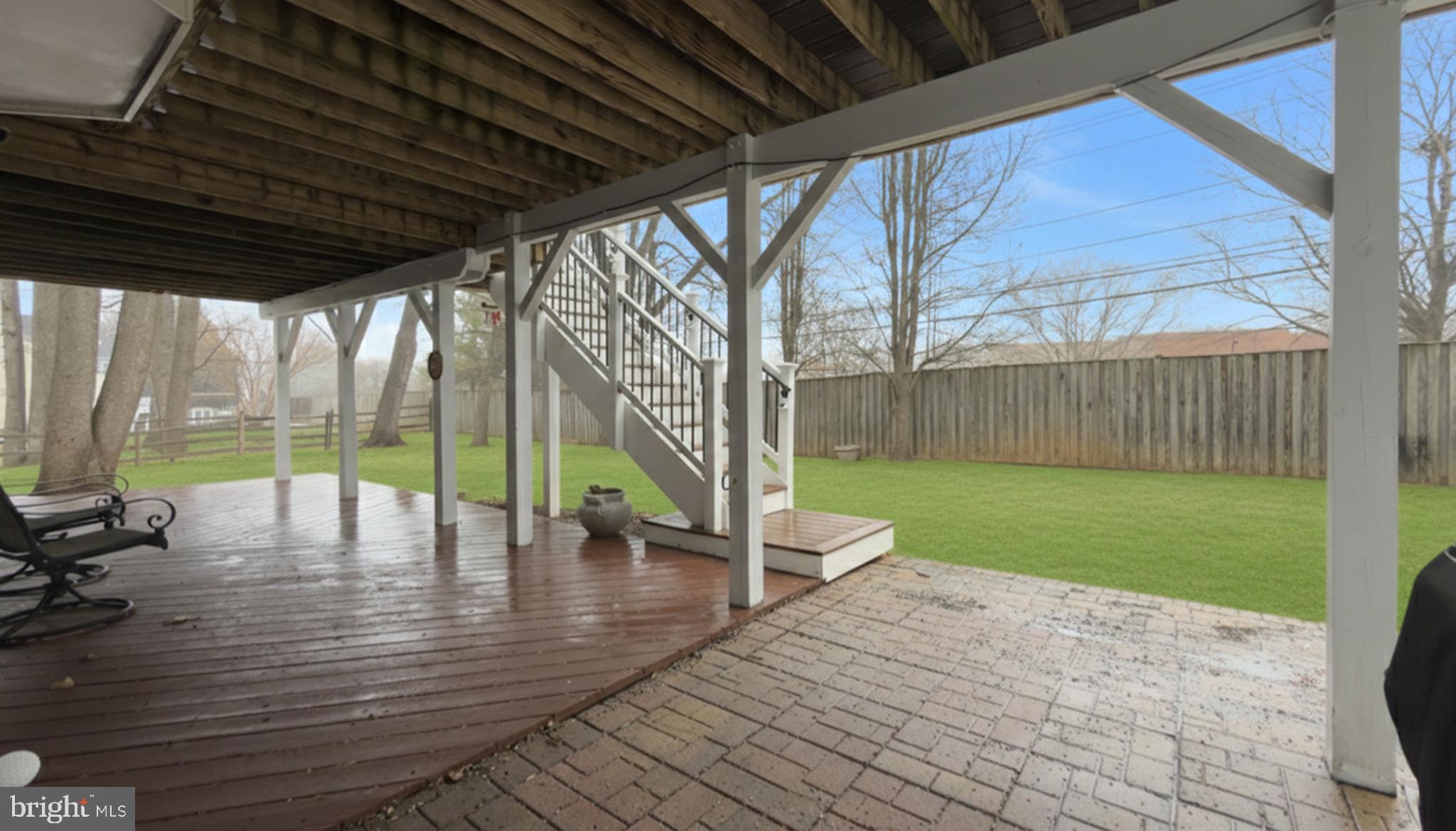 2 LITTLEBROOKE COURT