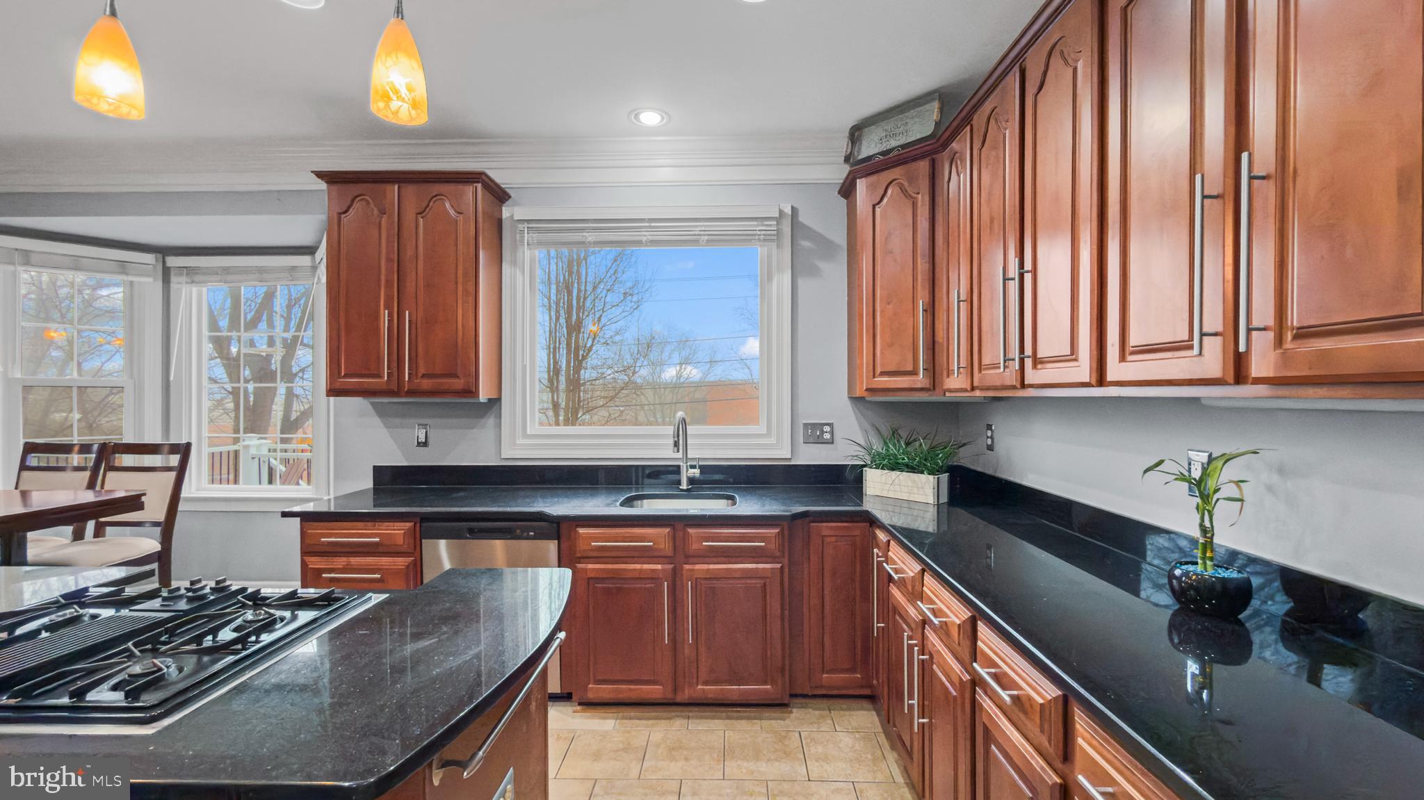 2 LITTLEBROOKE COURT