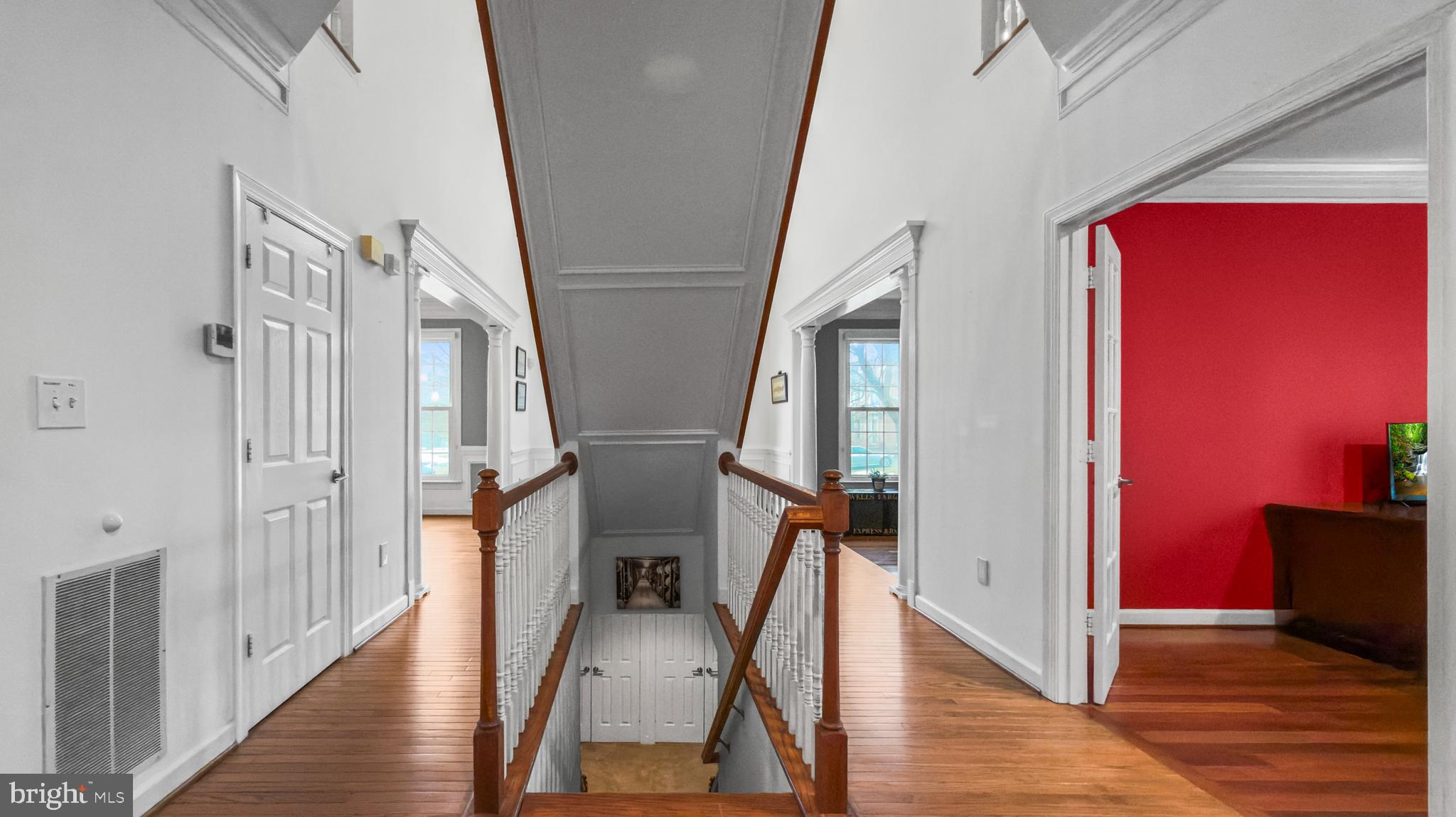 2 LITTLEBROOKE COURT