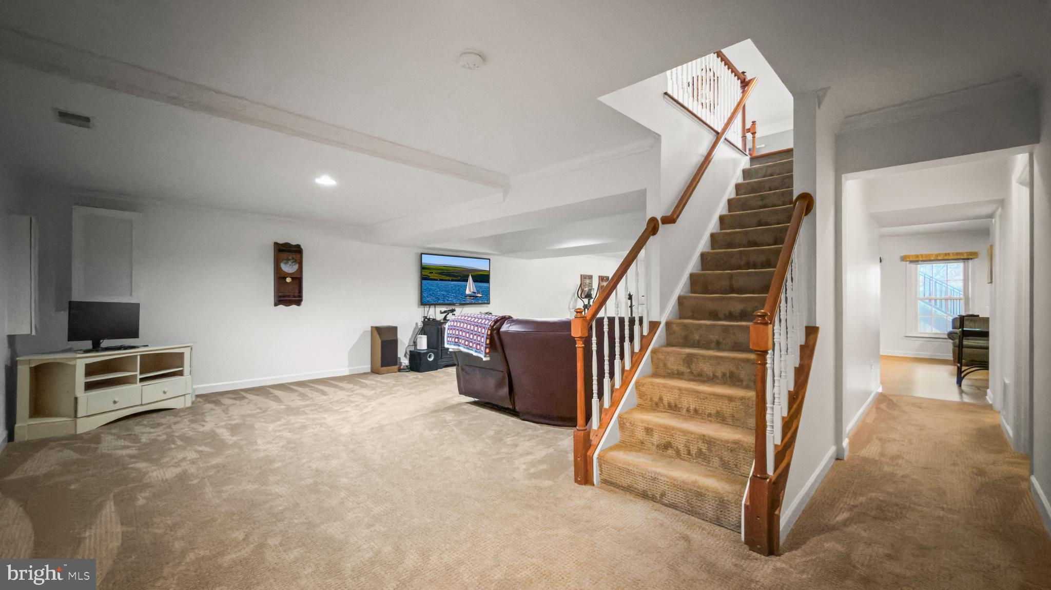 2 LITTLEBROOKE COURT