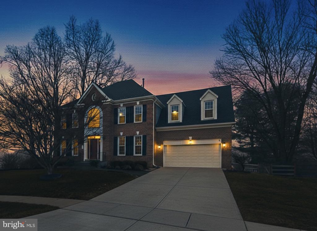 2 LITTLEBROOKE COURT