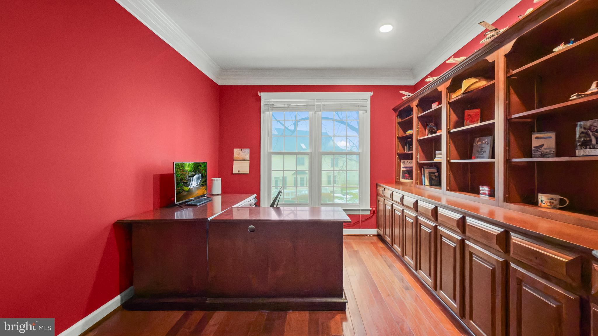 2 LITTLEBROOKE COURT