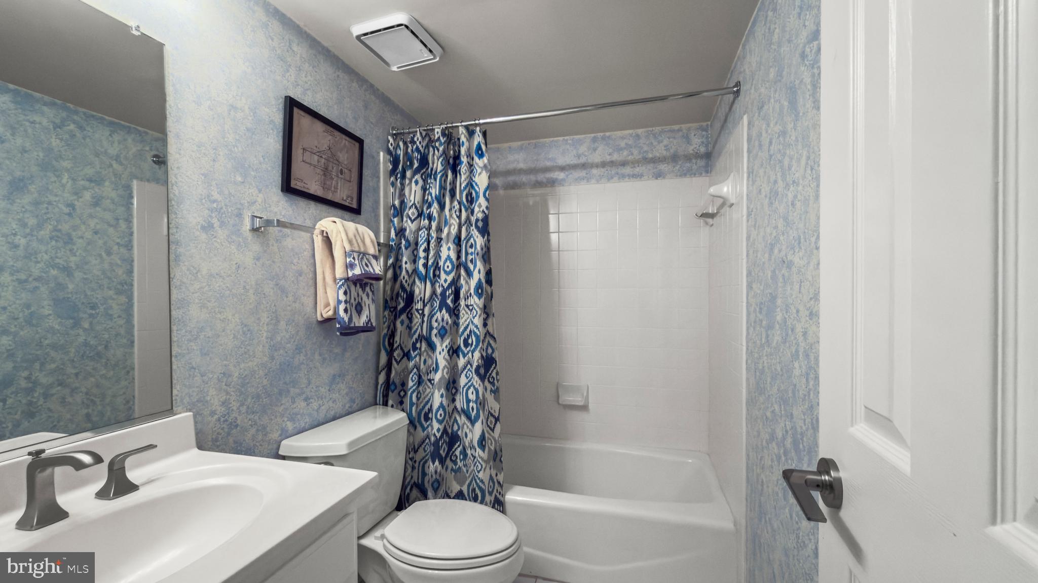 2 LITTLEBROOKE COURT