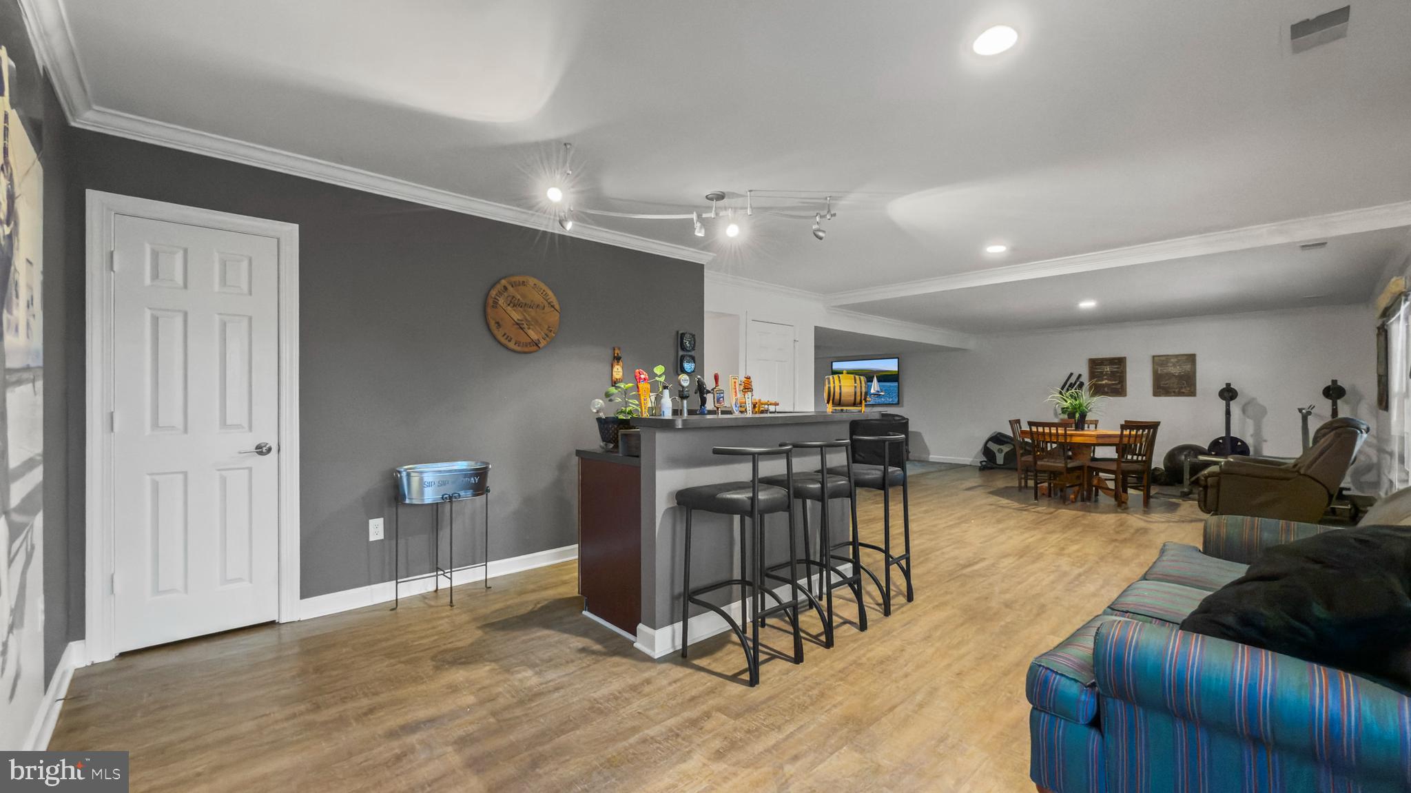 2 LITTLEBROOKE COURT