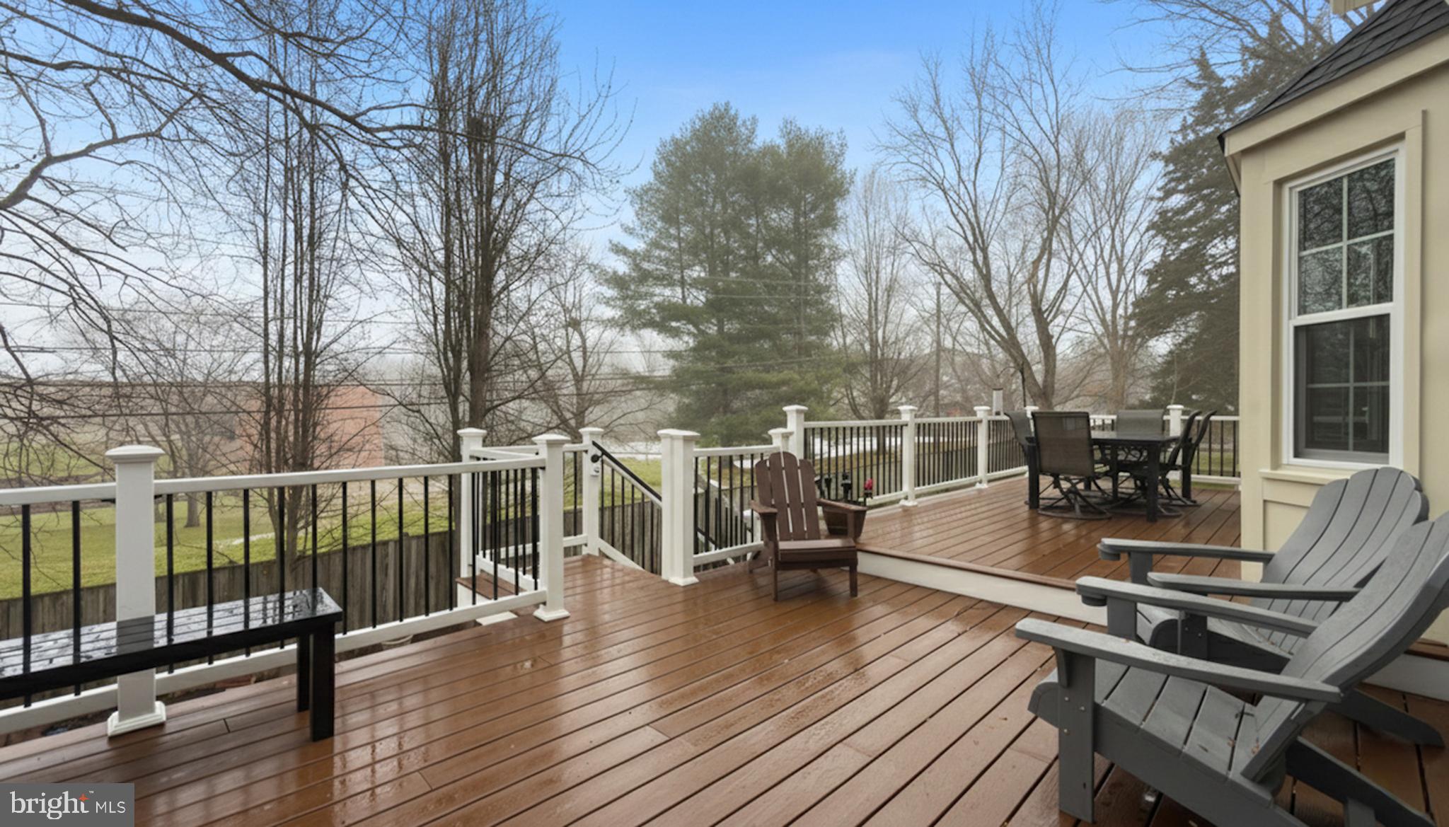 2 LITTLEBROOKE COURT