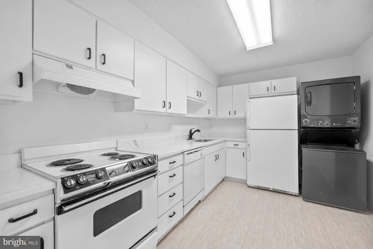 15115 INTERLACHEN DRIVE 3-716