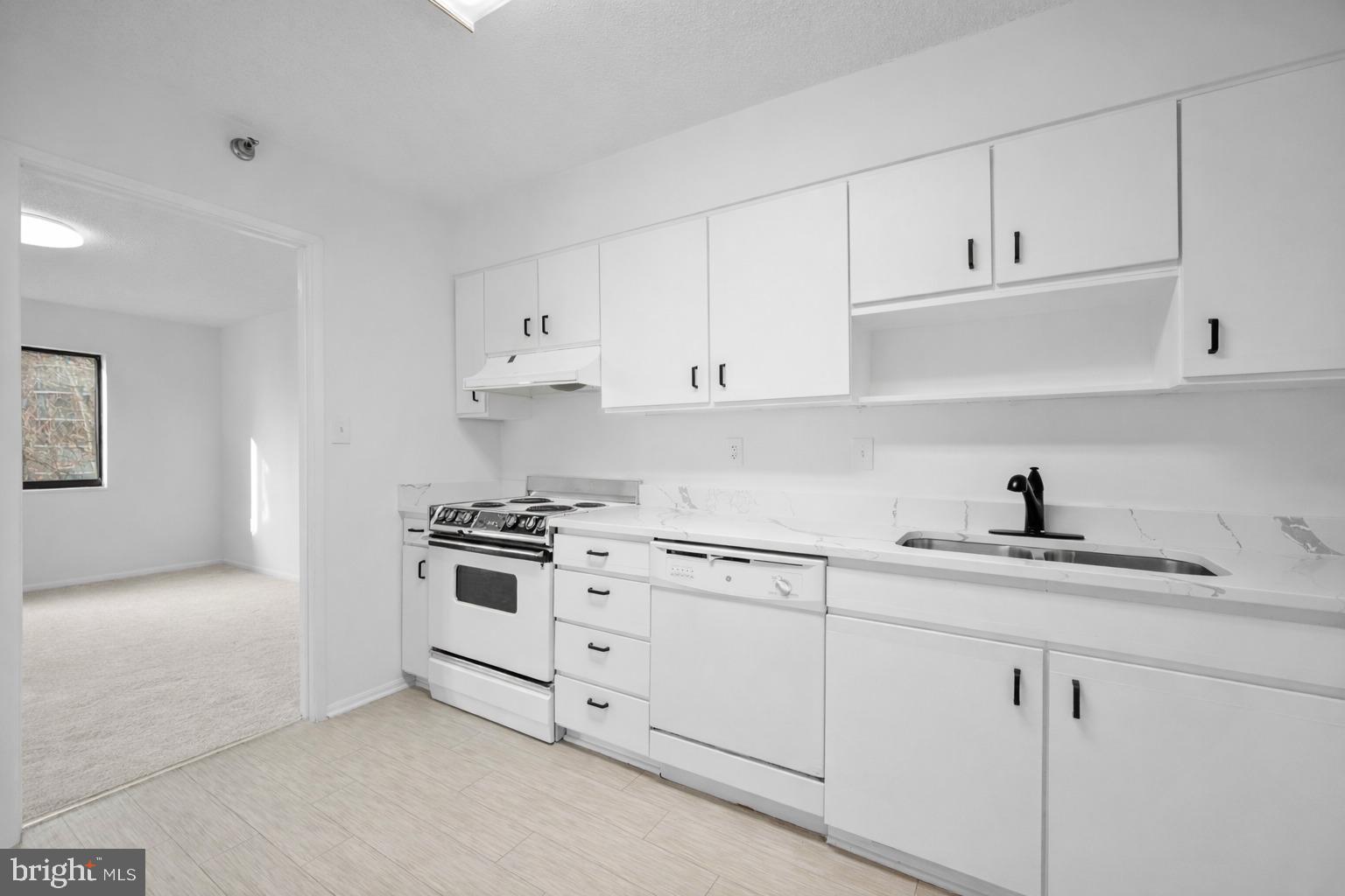 15115 INTERLACHEN DRIVE 3-716
