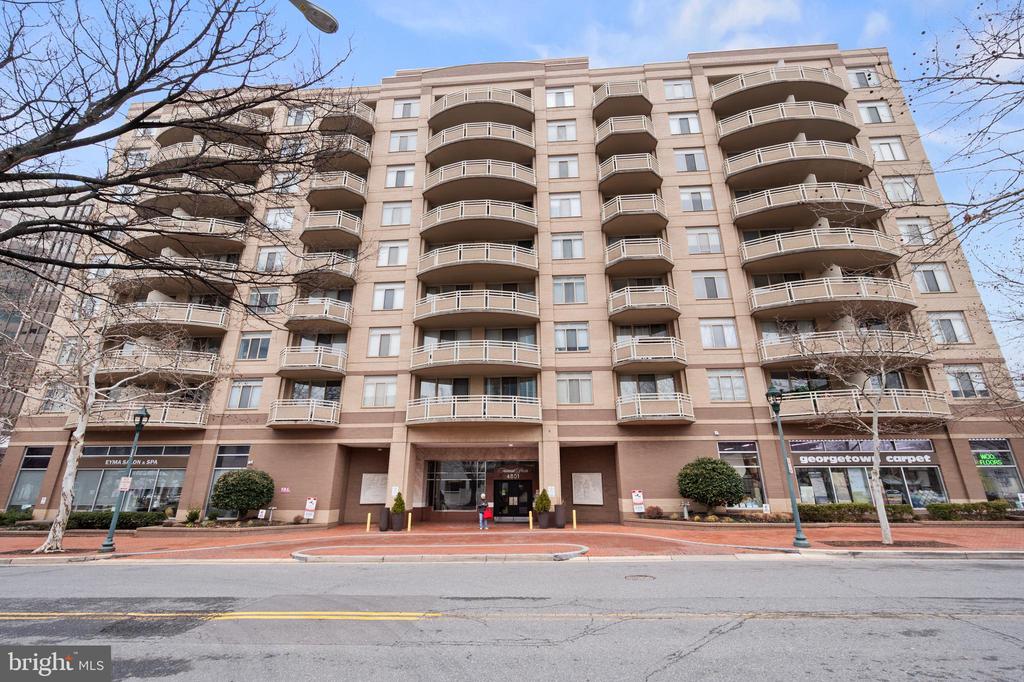 4801 FAIRMONT AVENUE 412