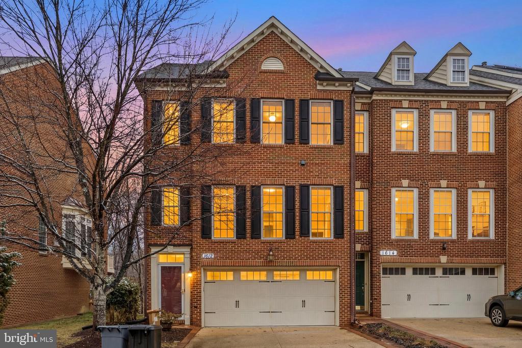 1612 REGENT MANOR COURT