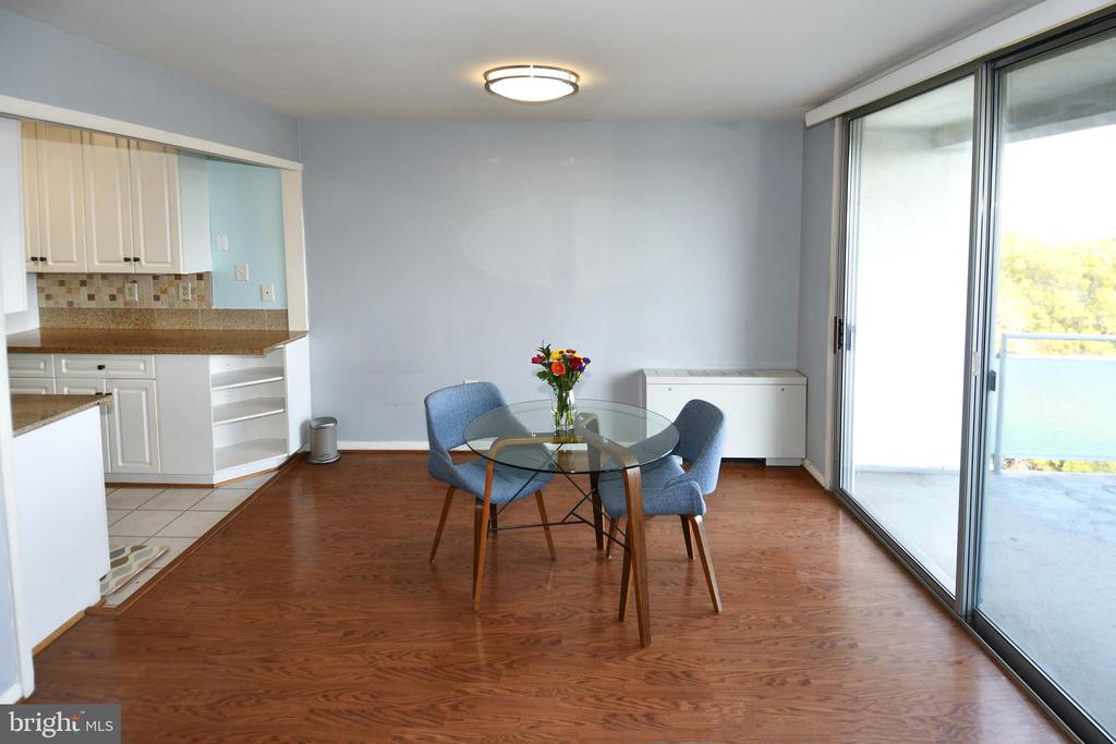10201 GROSVENOR PLACE 1015