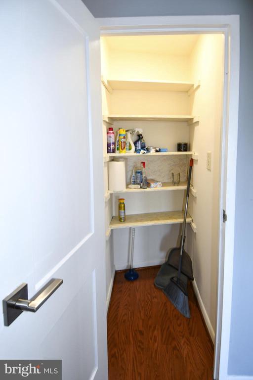 10201 GROSVENOR PLACE 1015