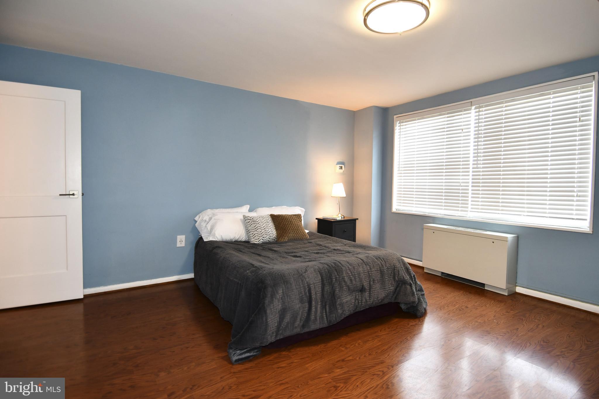 10201 GROSVENOR PLACE 1015