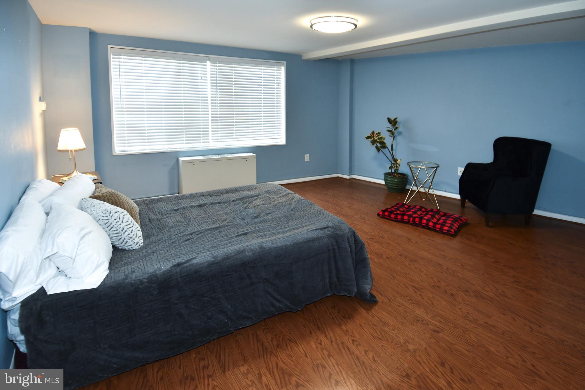 10201 GROSVENOR PLACE 1015