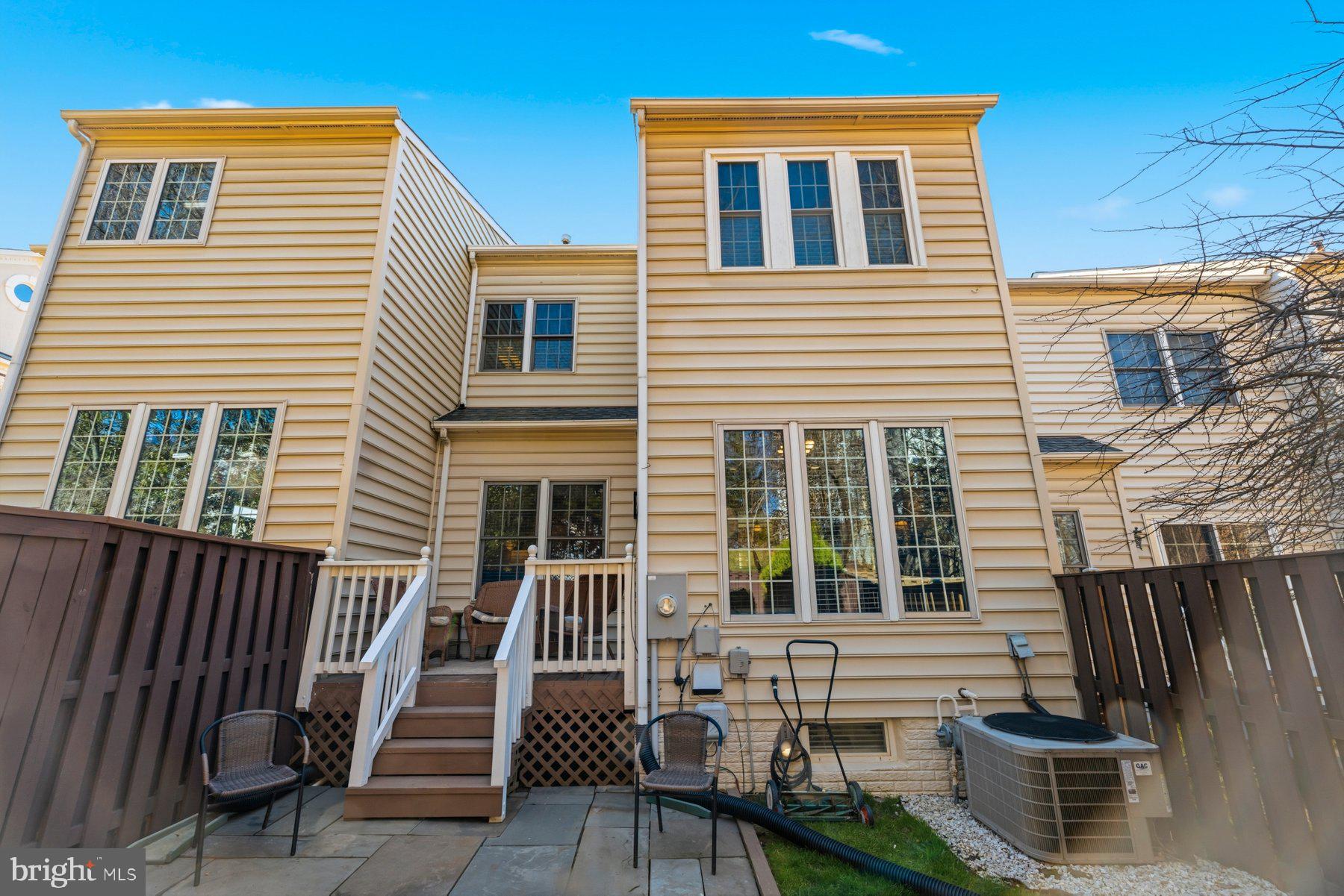 487 WINDING ROSE DRIVE