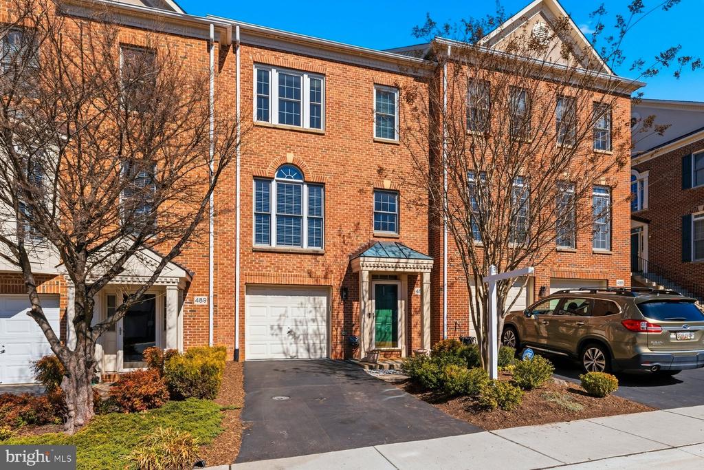 487 WINDING ROSE DRIVE