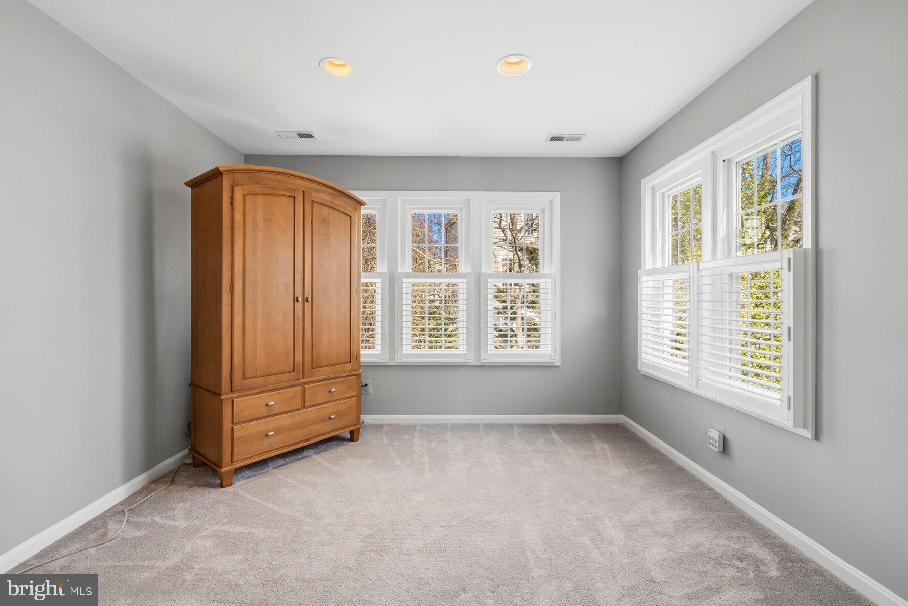 487 WINDING ROSE DRIVE