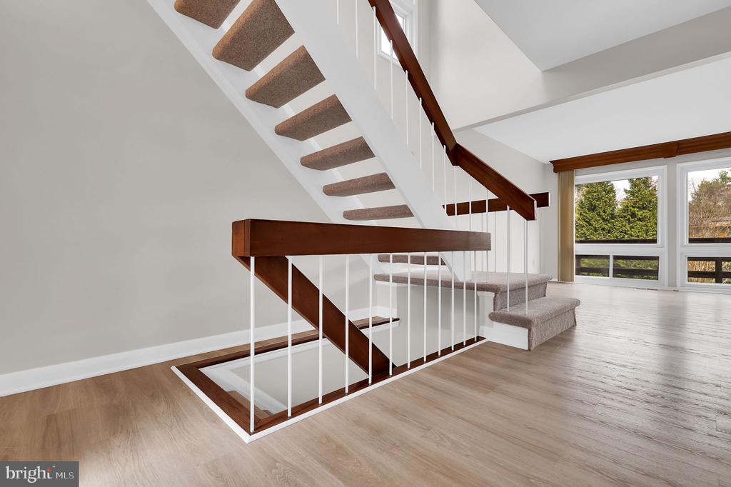 11617 SILENT VALLEY LANE