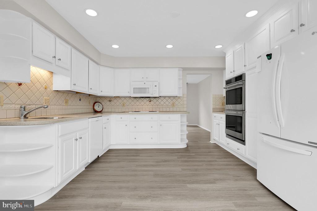 11617 SILENT VALLEY LANE