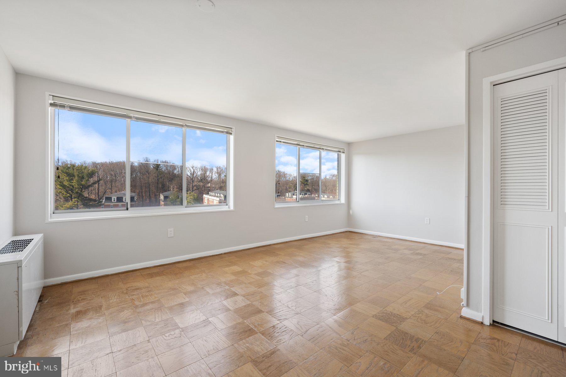 10201 GROSVENOR PLACE 923