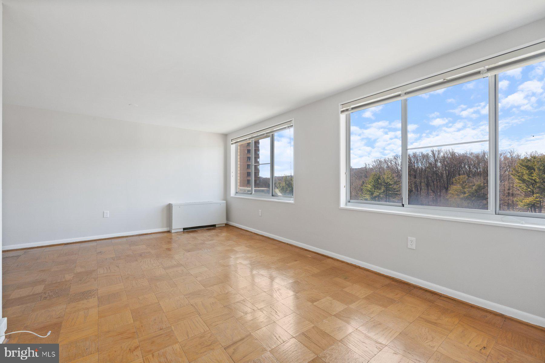 10201 GROSVENOR PLACE 923