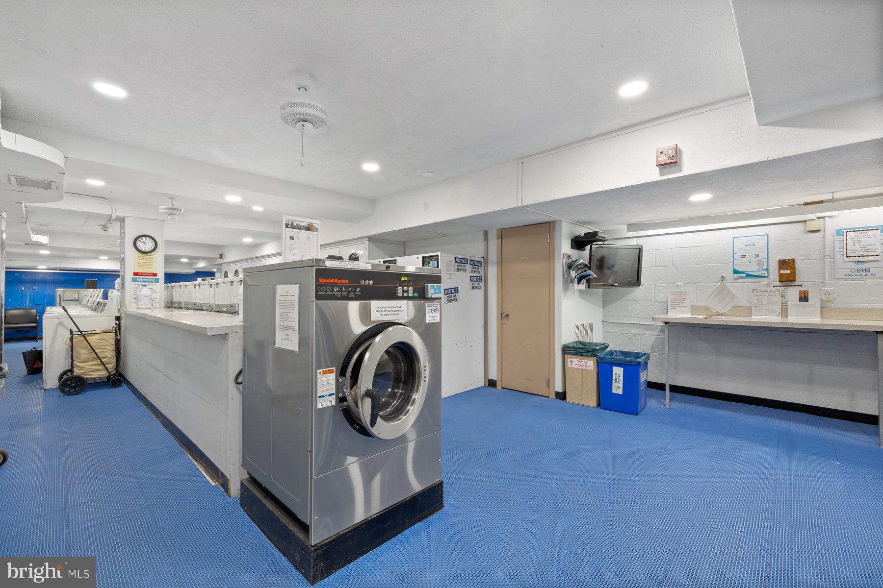 10201 GROSVENOR PLACE 923