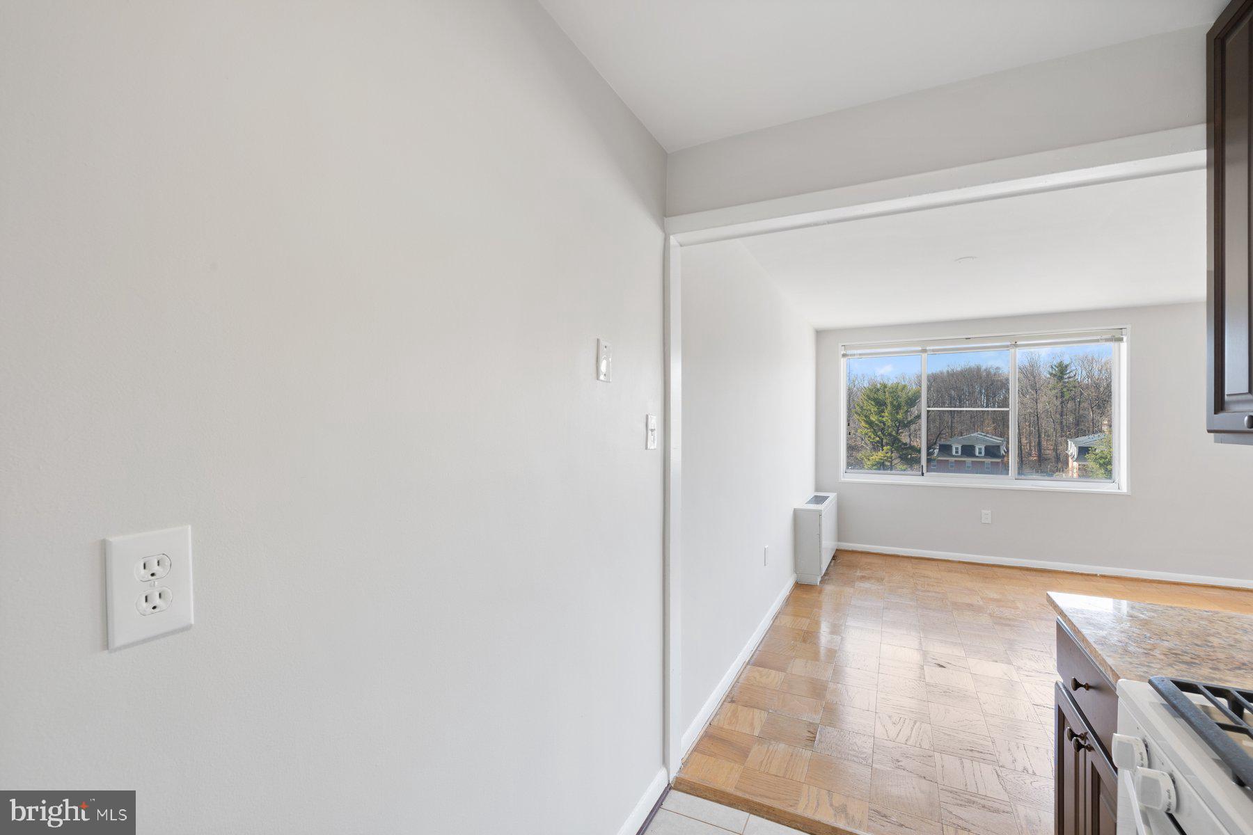 10201 GROSVENOR PLACE 923