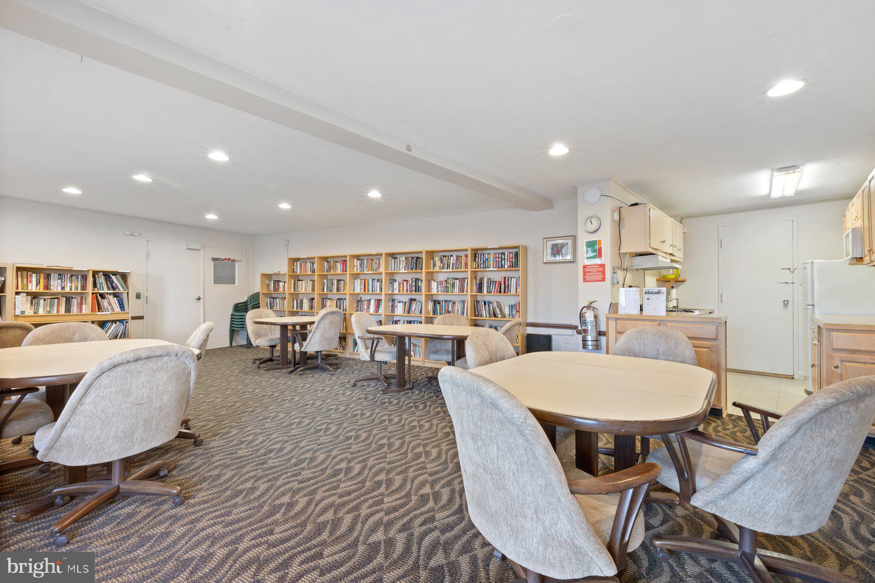 10201 GROSVENOR PLACE 923