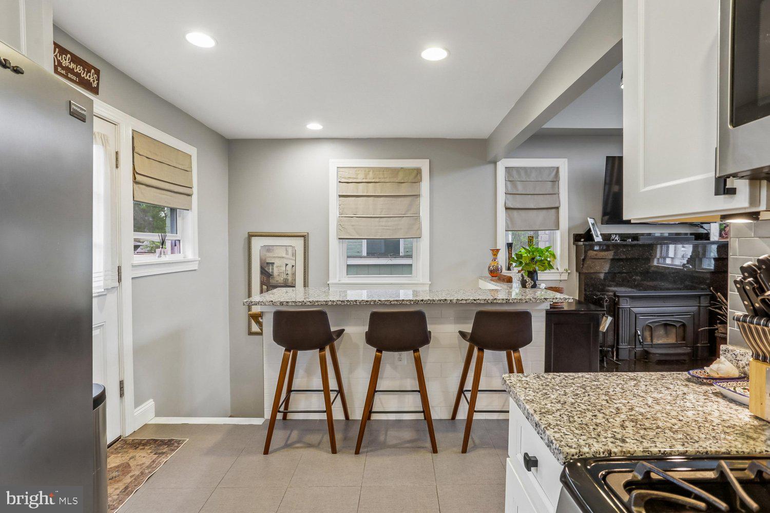 1611 NOYES DRIVE