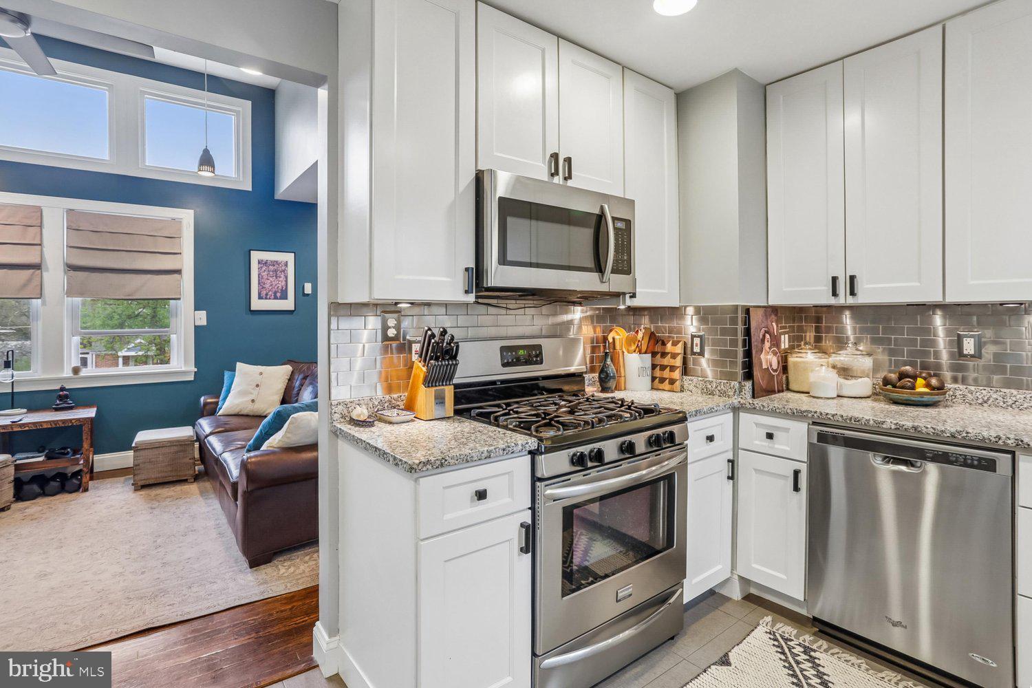 1611 NOYES DRIVE
