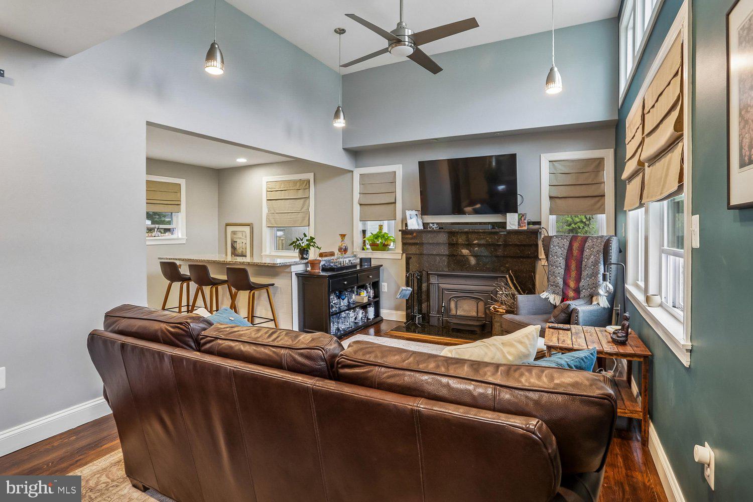 1611 NOYES DRIVE