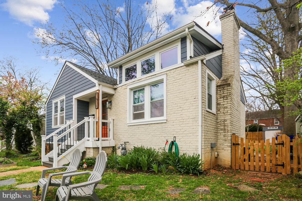 1611 NOYES DRIVE