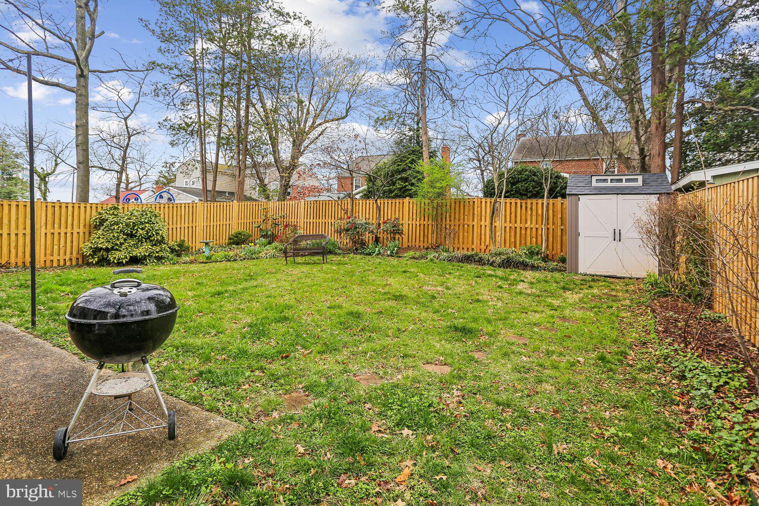 1611 NOYES DRIVE