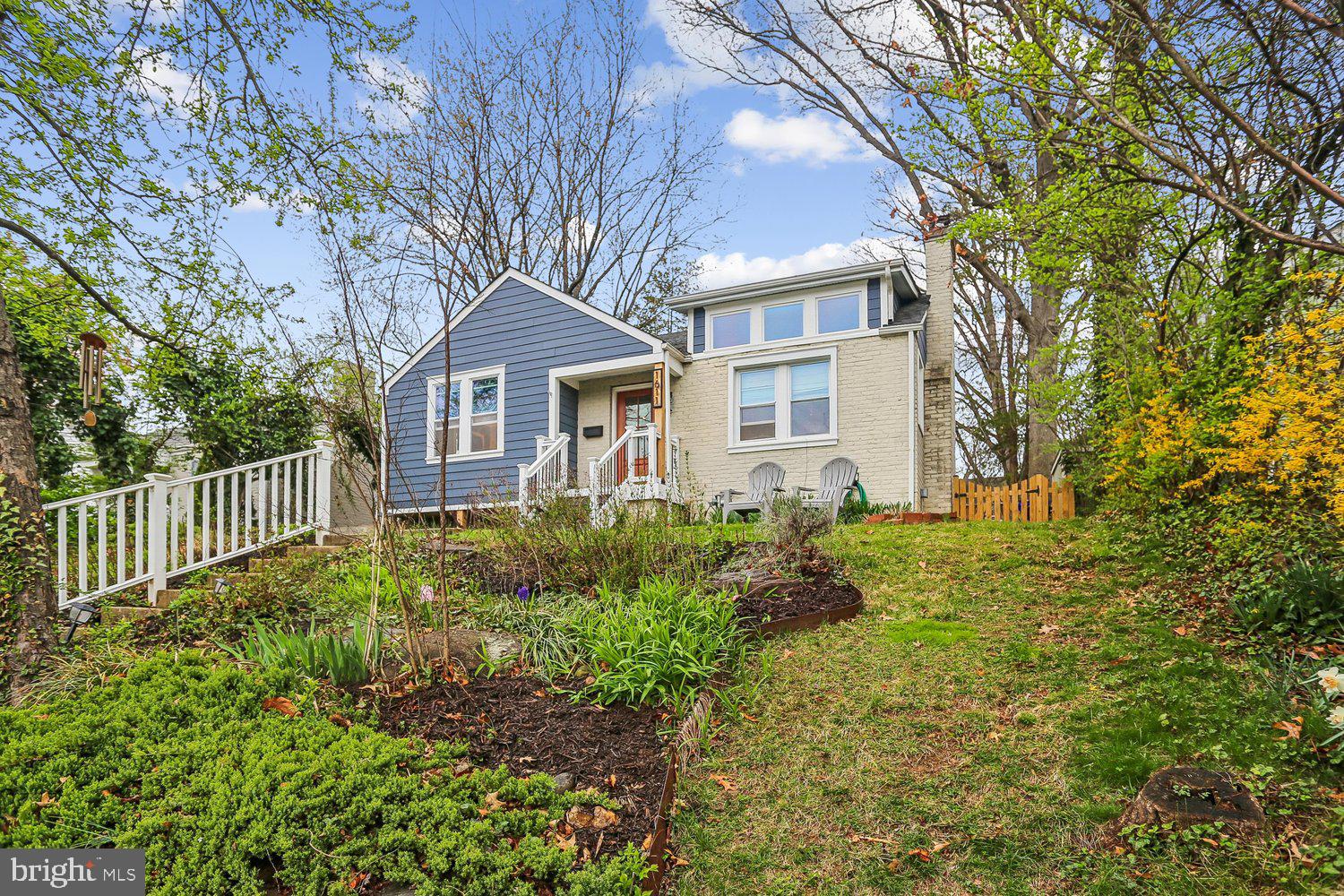 1611 NOYES DRIVE
