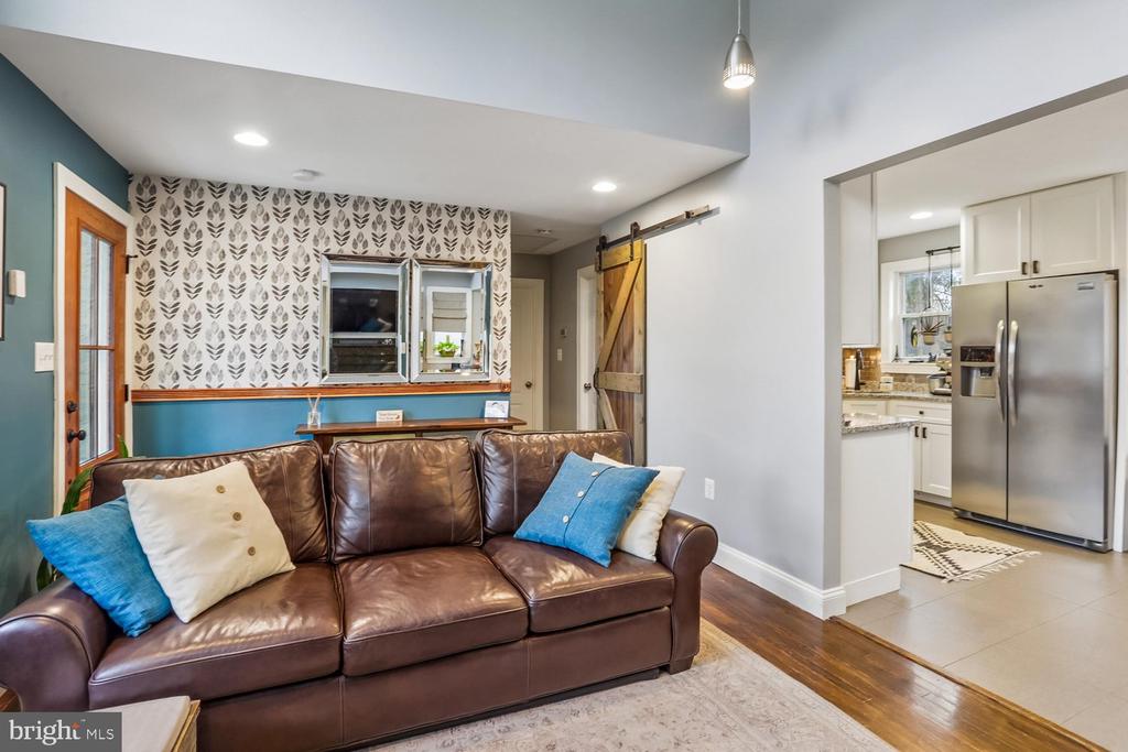 1611 NOYES DRIVE